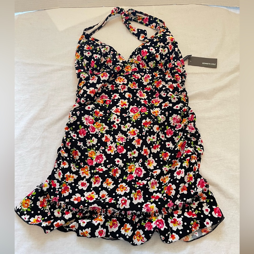 Kenneth Cole Reaction woman’s one piece swimsuit size XL NWT